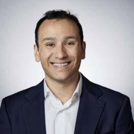 Orlando Vignoli Neto, Charles Russell Speechlys Orlando Vignoli Neto, Charles Russell Speechlys