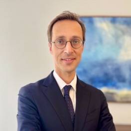 Daniel Hatzakortzian, Squair Daniel Hatzakortzian, Squair