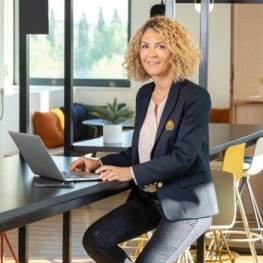 Stéphanie Olié, Van Lys Bank