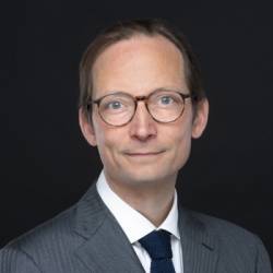 Julien Vandenbussche, Stephenson Harwood