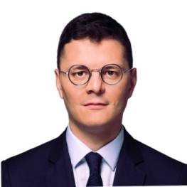 Antoine Rueda, Freshfields