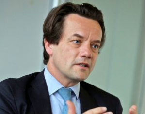 Laurent Chenain, CA CIB Laurent Chenain, CA CIB