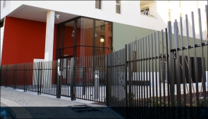 Clôture & portillon barreaudés © Grillages Naas